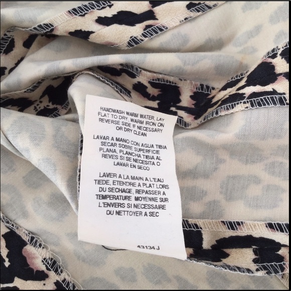 bebe (Sm) Leopard print ,v-neck empire waist dress - Picture 5 of 7